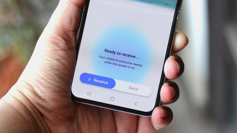 އެންޑްރޮއިޑާއި އައިފޯން ގުޅުވައިދޭ 'އެއާޑްރޮޕް' ފީޗާ ސެމްސަންގް އެސް26އަށް