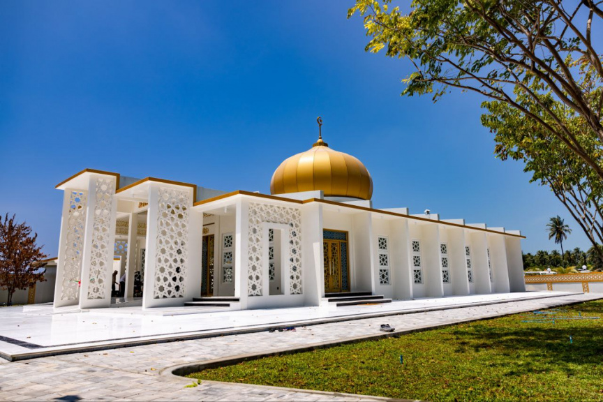 ވިޔަފާރިވެރިޔާ ގާސިމް މާމިގިލީގައި ބިނާކޮށްދެއްވި މިސްކިތް ހުޅުވައިފި