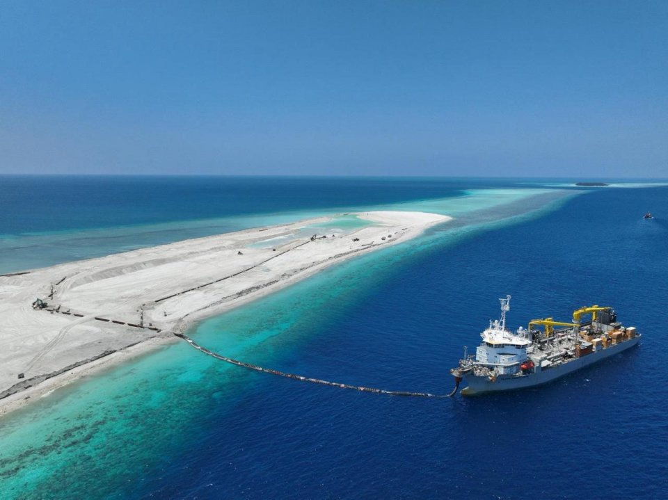 ވިލުފުށި އެއާޕޯޓު އެޅުމަށް ބޭނުންވާ ބިން ހިއްކުމުގެ %98 މަސައްކަތް ނިމިއްޖެ