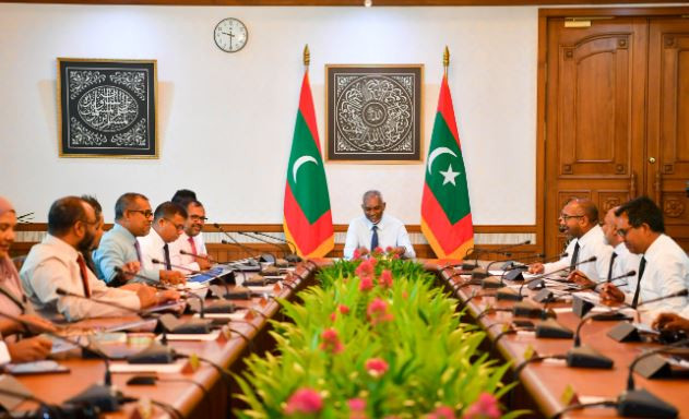 އީރާން ހަނގުރާމަ: ދިވެހިންނަށް ކުރިމަތިވެދާނެ ދަތިތައް ހައްލުކުރަން ރައީސް މުއިއްޒުގެ ފޮރިން މިނިސްޓަރު އިސްކޮށް ހުންނަވާ ވަޒީރުންގެ ޚާއްސަ ކޮމިޓީއެއް