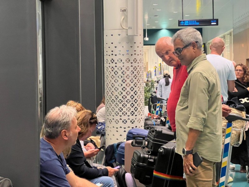 ފުލައިޓުތައް ކެންސަލްވުމުން 1،400 އެއްހާ ފަތުރުވެރިން ނުފުރި އެބަތިބި: ޠާރިޤް