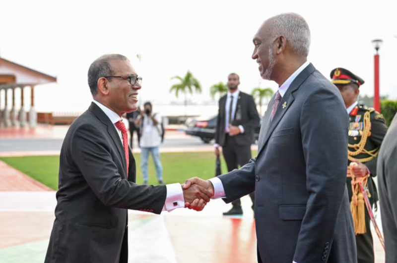 ކުރިން އެއްކޮޅު ނަމަވެސް މިހާރު ނަޝީދު ވިދާޅުވަނީ ދެ އިންތިޚާބު އެއްކޮށްލާ ވޯޓަށް "ނޫނެކޭ ބުނަން ތައްޔާރު" ކަމަށް