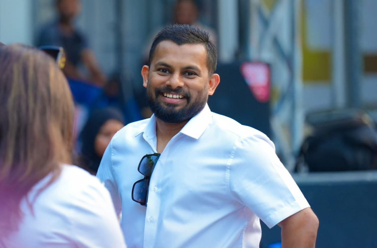 ކޮތަޅެއްގައި ޝަމްއާންގެ ގެއަށް ގެނައީ ސޭންޑްވިޗެއް: ހެއްކެއް