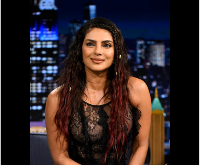 ފިލްމު 'ވަރާނަސީ'ގެ މަސައްކަތް ނިންމަން އަދިވެސް އިތުރު ހަ މަސް ބޭނުންވޭ: ޕްރިޔަންކާ