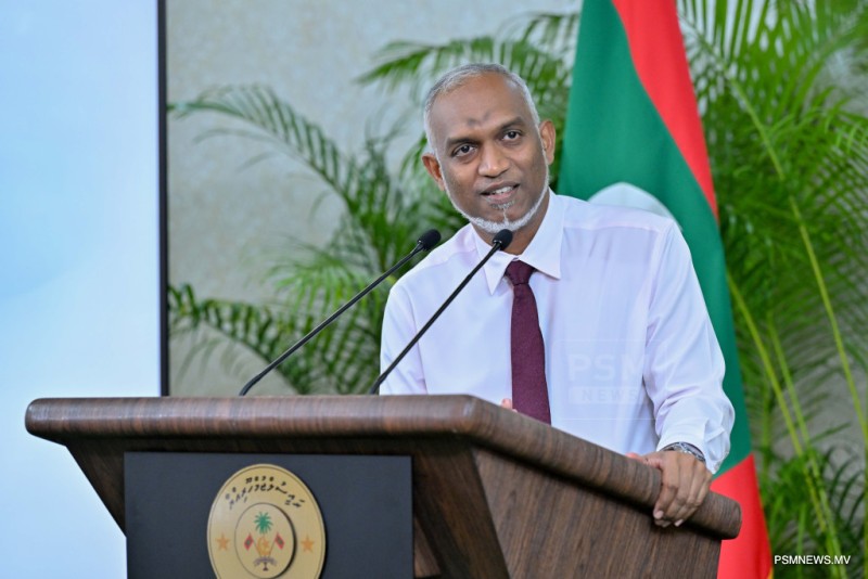 މާދަމާ ހެނދުނު ރައީސް ނޫސްވެރިންނާ ބައްދަލުކުރައްވަނީ