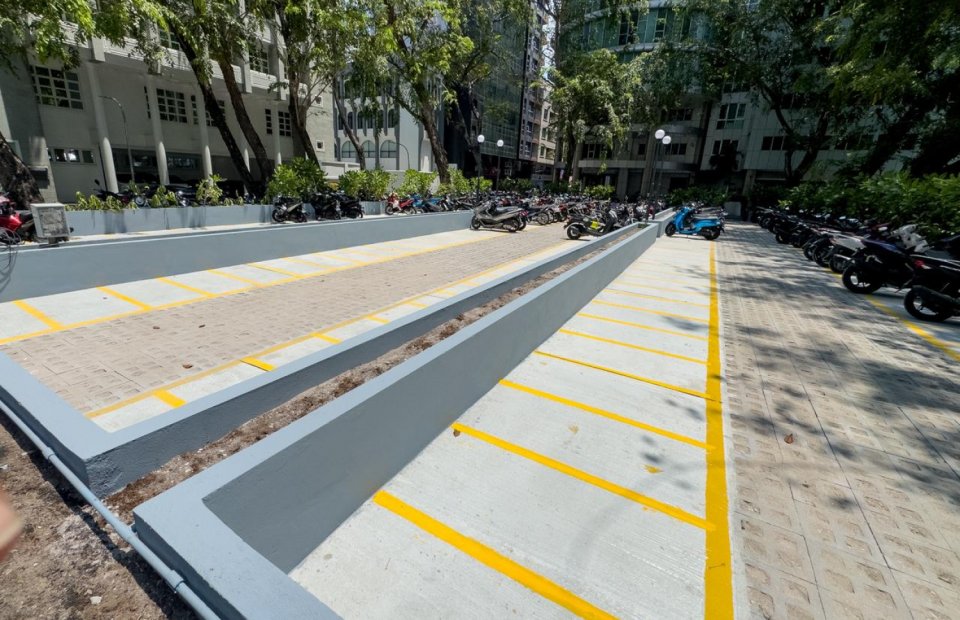 ހުރަވީ ބިލްޑިން ހުރި ބިމުގައި ޕާކިން ޒޯނެއް ހުޅުވައިފި