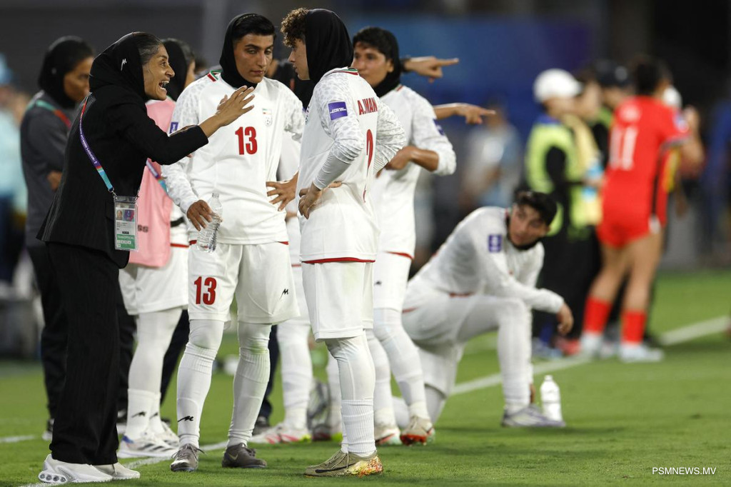 އިރާނުގެ އަންހެން ޓީމު ދަނޑަށް ނުކުތީ ރޮމުން