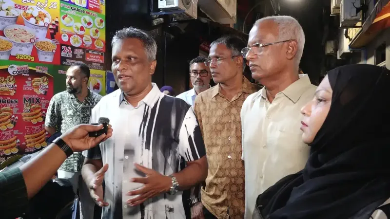 2 އިންތިޚާބު އެއްކުރަނީ ރައީސް މުއިއްޒު ރައްޔިތުން ކައިރަށް ނުދާންވެގެން: އާޒިމް