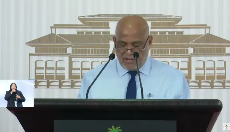 މިނިސްޓަރ ވިދާޅުވީ ދަރިވަރުންނަށް ފައިސާ ދޫކުރުން ލަސްވަނީ ޔުނިވަރސިޓީތަކުން ފަހު ވަގުތު އިންވޮއިސް ފޮނުވާތީކަމަށް!