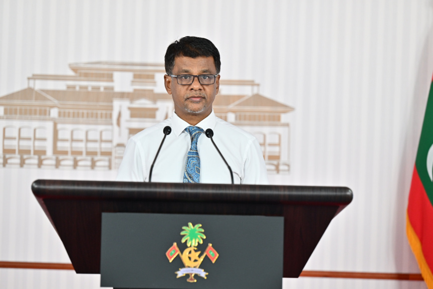 ޝީޝާ މަނާކޮށް، ހަކުރު އެކުލެވޭ ބުއިންތަކުން ޓެކްސް ބޮޑު ކުރަން މަޝްވަރާކުރަނީ