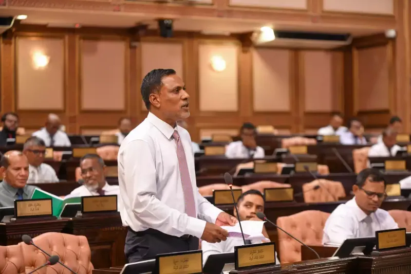 މި ދައުރުގައި އަދި ބޭއްވީ އެންމެ 3 ޖަލްސާ، މަޖިލިސް އޮތީ ހިސޯރުކޮށް ވާނުވާގައި، ސަރުކާރުން މަސައްކަތް ކުރަނީ އިދިކޮޅުގެ އަޑު ކަނޑުވާލަން: މެންބަރު ޝަމްހީދު