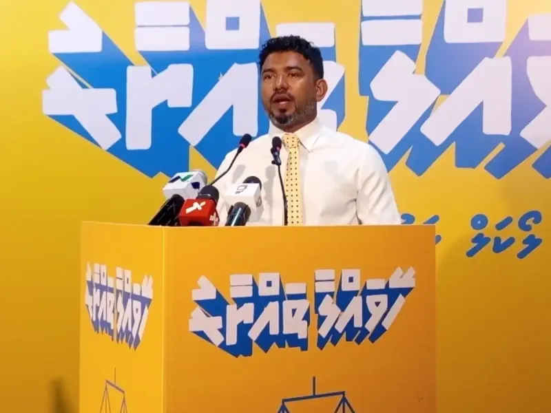 ކައުންސިލްތަކާ ހެދި 57 ރަށެއްގައި ޕްރޮޖެކްޓުތައް ނުފެށި އެބަ ހުރިކަމަށް ރައީސް މުއިއްޒު ވިދާޅުވި ނަމަވެސް އެއްވެސް ރަށެއްގެ ނަން މިސަރުކާރަށް ހާމަ ކުރާކަށް ނުކެރޭނެ: އެމްޑީޕީ