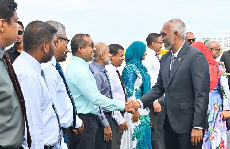 ލާމަރުކަޒީ ނިޒާމެއް ހިންގުމުގެ އެންމެ ރަނގަޅު މިސާލު ދެއްކެވީ ރައީސް މުއިއްޒު: ހަލީލް