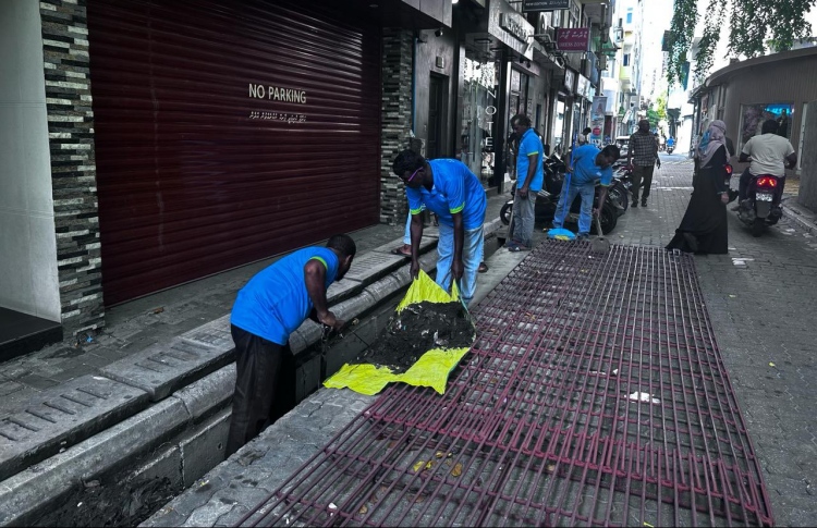 މާލެ އަށް ބޭނުންވަނީ މިލިޓަރީ ޕްރެސިޝަންގައި ކަންކަން ރާވާ ހިންގާނެ މޭޔަރެއް