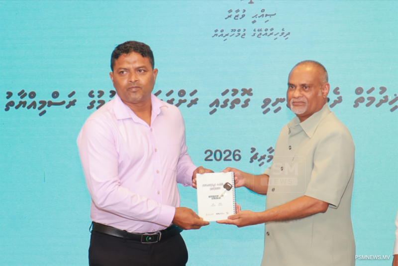 އަތޮޅުތެރޭގެ 14 ރަށަކަށް ބޭނުންވާ އެމްބިއުލާންސްތައް ހަވާލުކޮށްފި
