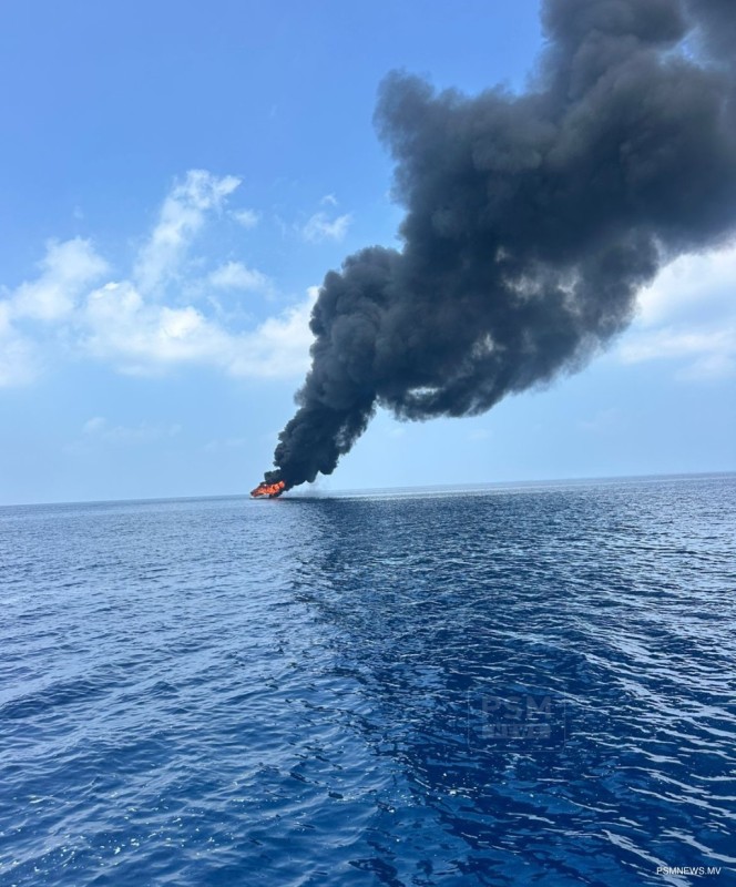 ޑައިވިންގ ދޯންޏެއްގައި އަލިފާން ރޯވެ އަނދަނީ