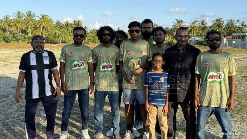 ތަށި އުފުލާލީ ކުނަހަންދޫ ބޯއިޒް