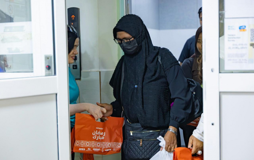 އުރީދޫން އައިޖީއެމްއެޗްގައި ތިބި ބަލިމީހުންނާއި މުވައްޒަފުންނަށް ރޯދަ ވީއްލުން ހަދިޔާކޮށްފި