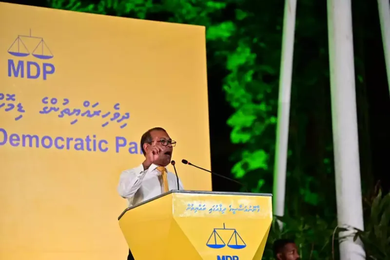 ފިނޭންސް މިނިސްޓަރު ޒަމީރު މަގާމުން އިސްތިއުފާ ދެއްވީ ދަރަނީގެ މައްސަލައިގައި: ކުރީގެ ރައީސް ނަޝީދު