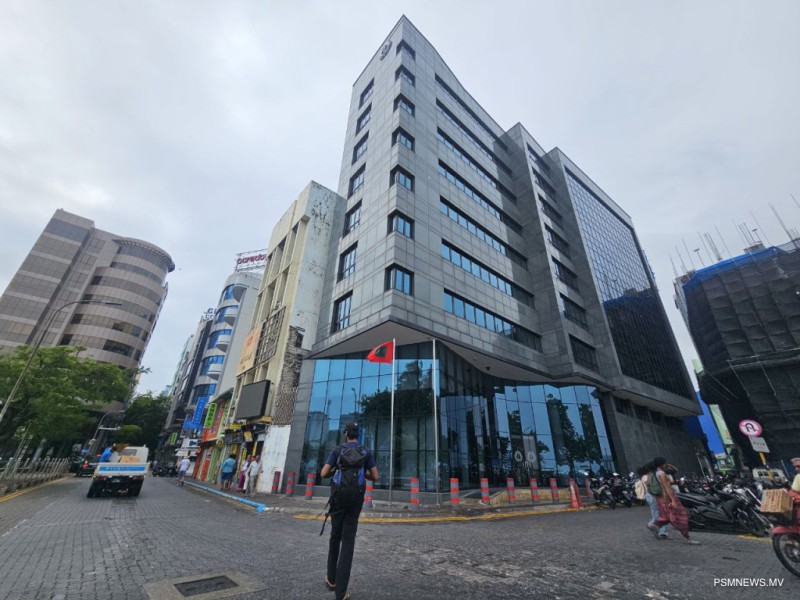 ފެބުރުވަރީގެ ނިޔަލަށް ރަސްމީ ރިޒާވުގައި 1.27 ބިލިޔަން ޑޮލަރު