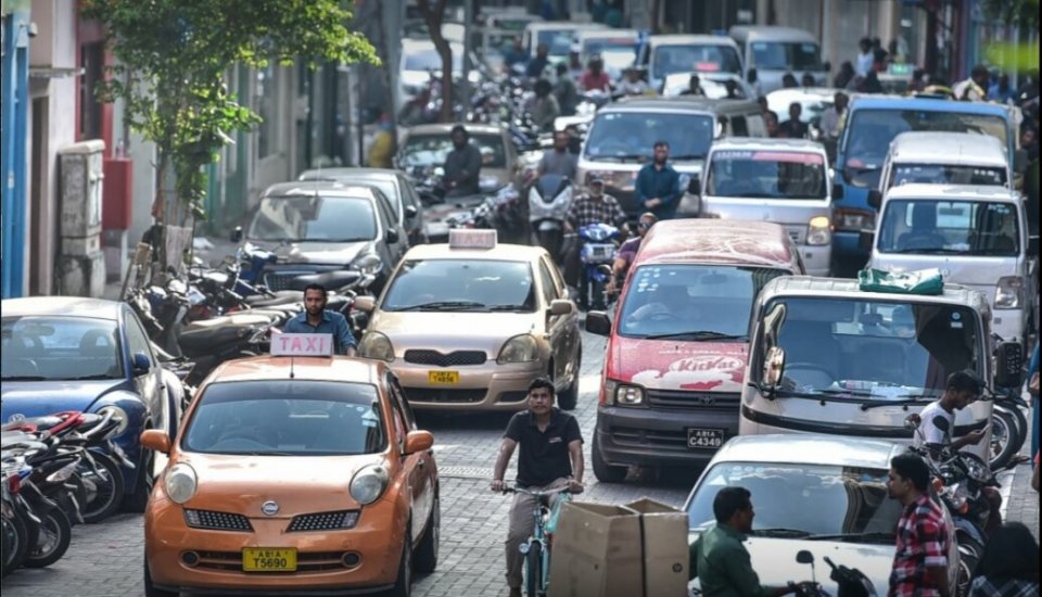 ސަރުކާރުން ޓެކްސީ ކުރަން ފެށުމުން އާއްމު ޑްރައިވަރުންނަށް ފޫނުބެއްދޭވަރުގެ ގެއްލުން ލިބޭނެ