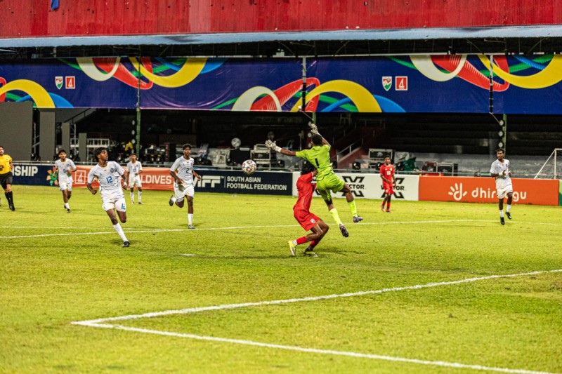 ފަހަތުން އަރާ ރާއްޖެ ބަލިކޮށް ލަންކާއަށް އުނދަގޫ މޮޅެއް