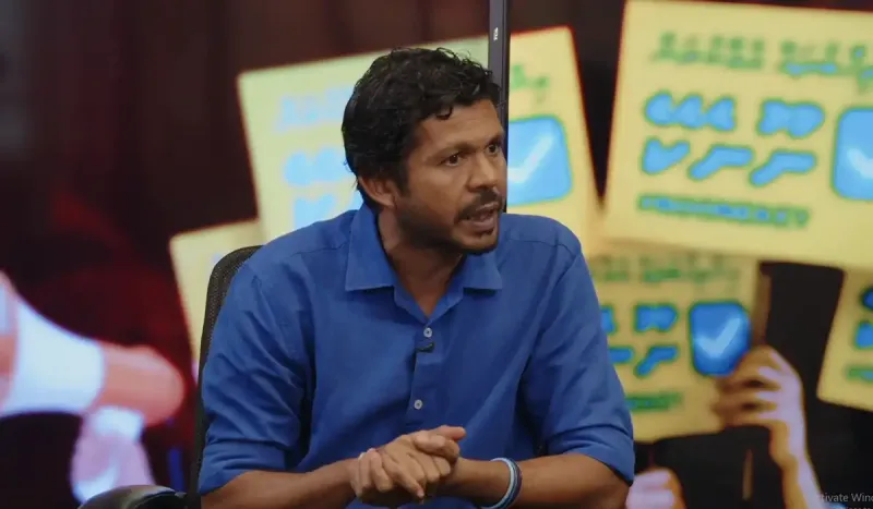 މުއިއްޒު އެ ގެންނަވަން އުޅުއްވަނީ ރަސްކަލެއްގެ ބާރުގައި ރައީސްކަމުގައި ހުރެވޭނެ ފަދަ ނިޒާމެއް، ކޮންމެހެންވެސް ނޫނެކޭ ބުނަން ޖެހޭ: ވައްޑެ