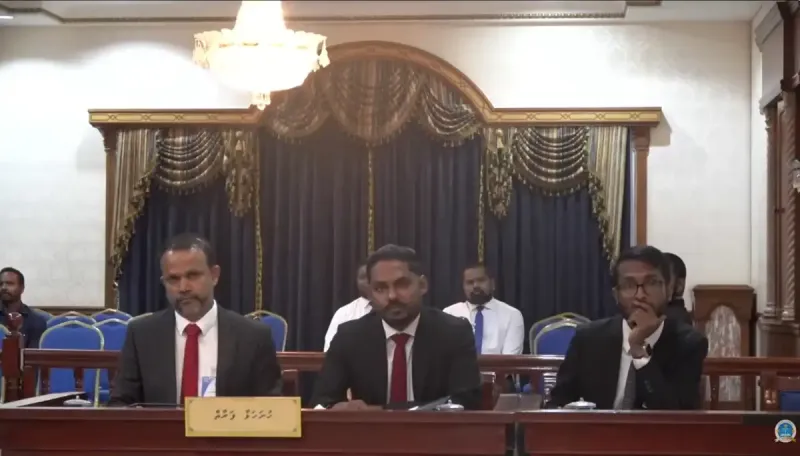 ރެފަރެންޑަމްގެ ސުވާލު ރަނގަޅުކަމަށާއި، ރެފަރެންޑަމް ނެގުން ހުއްޓުވެން ނެތްކަމަށް ސުޕްރީމް ކޯޓުން ނިންމައިފި!