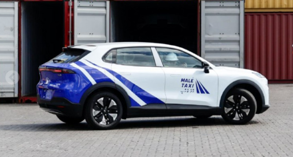 ޓެކްސީ ލައިންގައި ފުރަތަމަ ބުރުގައި ބޭނުންކުރާ 60 ކާރު މާލެ ގެނެސްފި