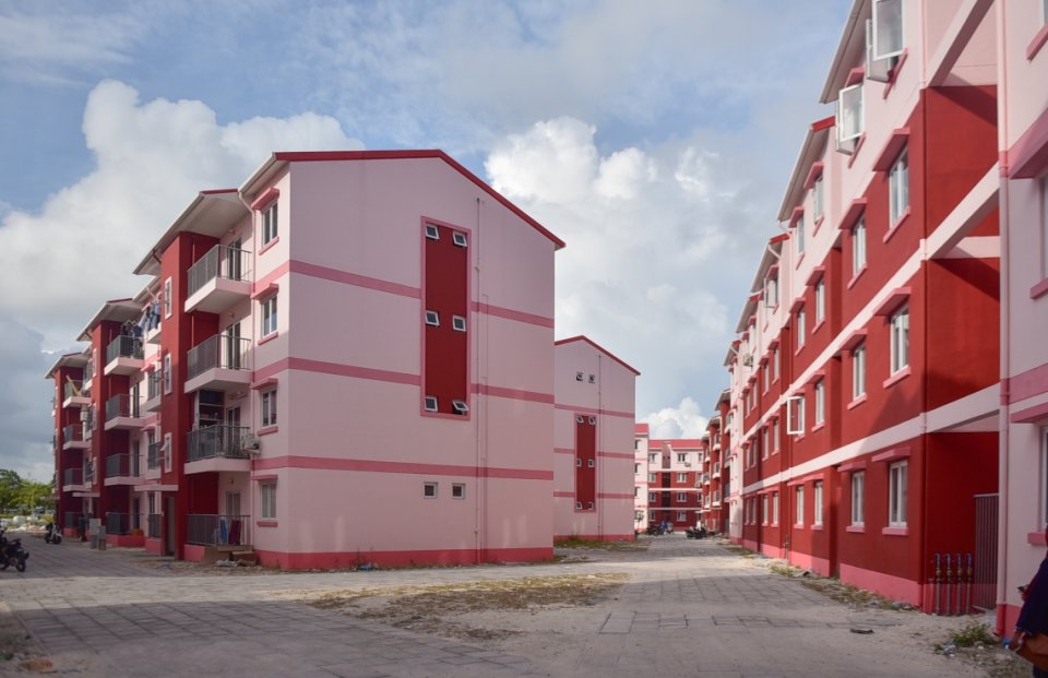 ހުޅުމާލޭގެ 704 ފްލެޓް މަރާމާތުކުރުމުގެ އަމަލީ މަސައްކަތް އެޗްޑީސީން ފަށައިފި