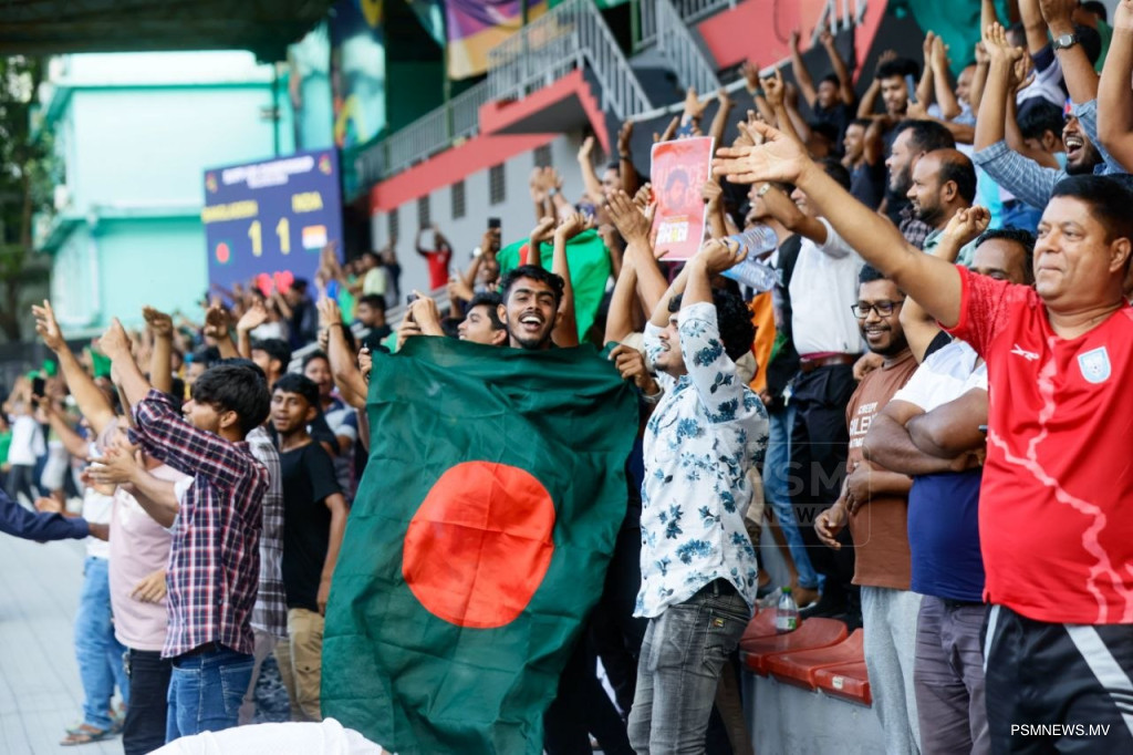 ގަލޮޅު ދަނޑު ފުރާލި ބަންގްލަދޭޝް އާއި އިންޑިއާ މެޗު އެއްވަރު