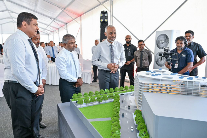 ހުޅުމާލޭގައި، 1،300 ވެހިކަލްގެ ޖާގައިގެ 13 ބުރީގެ ޕާކިން ބިލްޑިންއެއްގެ ބިންގާއަޅައިފި