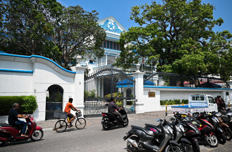 ޕާޓީން ވަކިވާ މެމްބަރުންގެ ގޮނޑި ގެއްލުން ހުއްޓުވަން ވަގުތީ އަމުރެއް ނެރެނުދިން