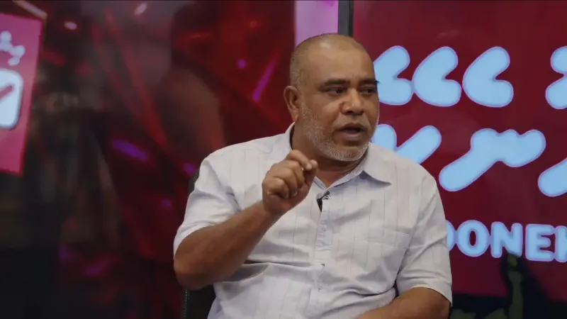 ފެންނަ ނުފެންނަ ވޯޓަށްފަހު އެއްބުރުން ރައީސަކު ހޮވުމަށް ގާނޫނު އިސްލާހުކުރާނެ، އެއީ 2028 މުއިއްޒު އަށް ކާމިޔާބު ކުރެވެން އޮތް ހަމައެކަނި ގޮތް:  ދޮންބިލެތް