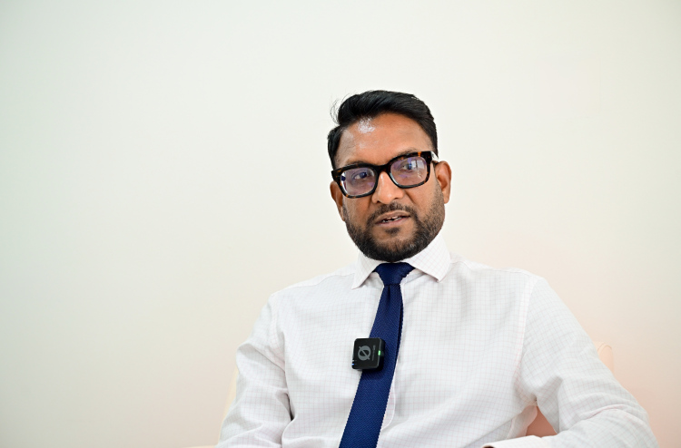 ބޭރުން ގެންނަން އެދޭ ބޭސްތައް ގިނަވެގެން ދެ ހަފުތާ ތެރޭ ފޯރުކޮށްދޭނަން: ޝާހް
