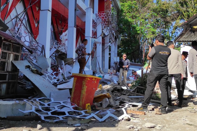 އިންޑޮނޭޝިއާއަށް ބާރުގަދަ ބިންހެލުމެއް، ތިން ގައުމަކަށް ސުނާމީގެ އިންޒާރު