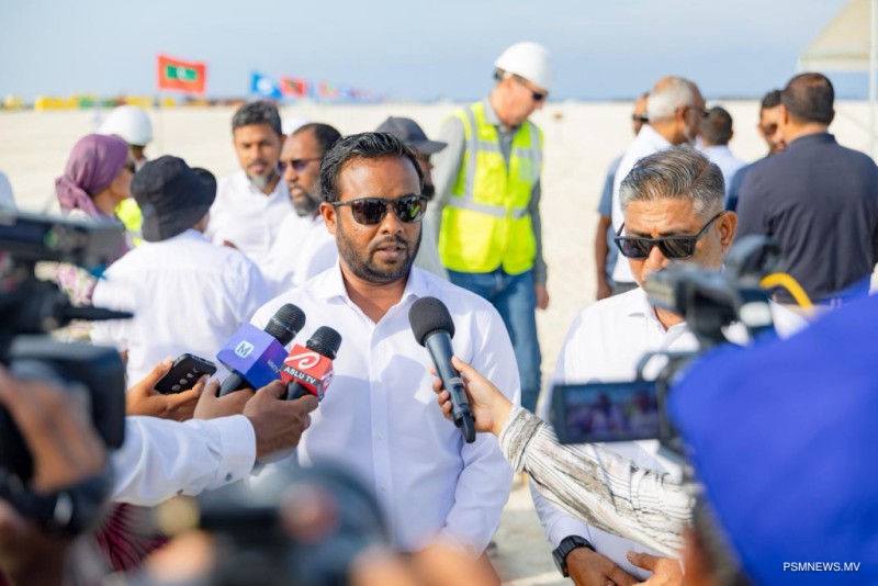 އަމާޒަކީ 3 ހަފުތާގެ ތެރޭގައި ގިރާވަރު ފަޅުން ގޯތި ހަވާލުކުރަން ފެށުން: ވަޒީރު ޑރ.މުއްޠަލިބް