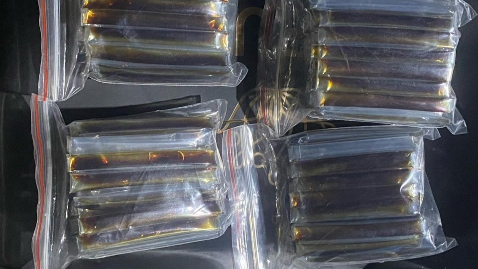 ވައިގެމަގުން އެތެރެކުރަން އުޅުނު 2 ކިލޯގެ މަސްތުވާތަކެތި އަތުލައިގަންފި