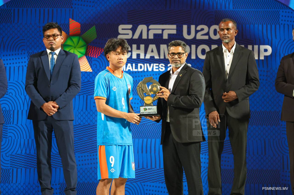 ޓޮޕް ސްކޯރާއަކަށް އިލާން، މޮޅު ކުޅުންތެރިއަކަށް އިންޑިއާގެ އޮމަންގް