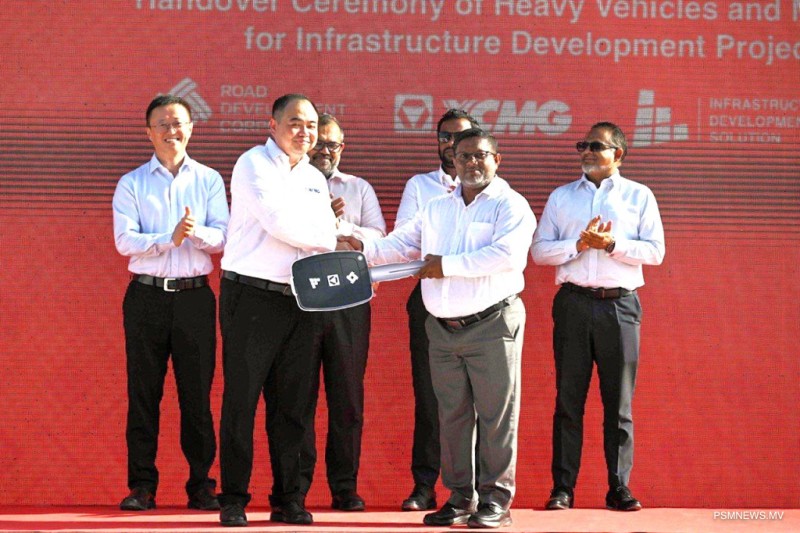 މަޝްރޫޢުތައް ހަލުއިކުރުމަށް ގިނަ ޢަދަދެއްގެ މެޝިނަރީ ގެނެސްފި