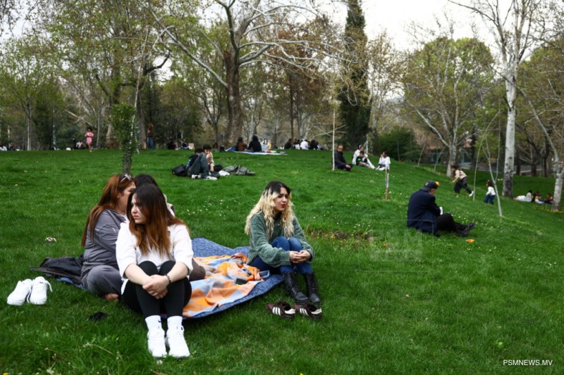 މެދުއިރުމަތީގެ ހަނގުރާމަ: އީރާނުގެ ރައްޔިތުން ޑިޖިޓަލް އަނދިރިކަމެއްގައި