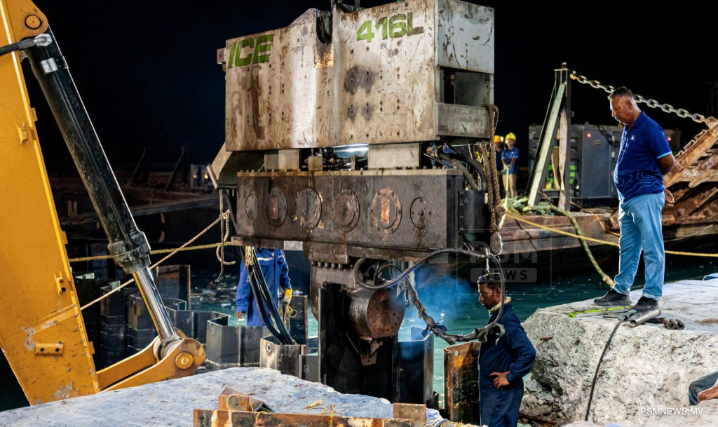 ބޮޑުތަކުރުފާނު މަގު: 143 މީޓަރު ސަރަހައްދެއްގައި ޝީޓްޕައިލްކޮށް ނިންމާލައިފި