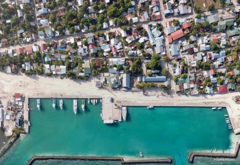 ދަރިވަރަކު ޓީޗަރަކަށް ހަމަލާދިން މައްސަލައެއް