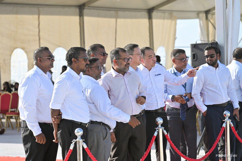 "މެޝިނަރީސްތަކާއެކު ގޮންޖެހުންތައް ހައްލުވެ، ތަރައްޤީގެ ދުވެލި އަވަސްކުރެވޭނެ"