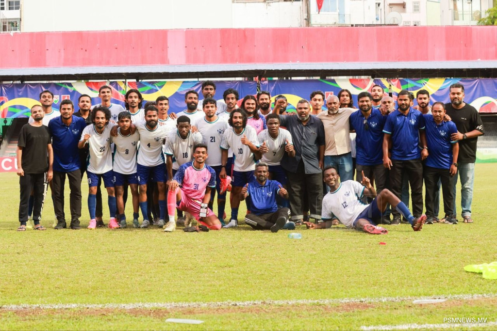 އީގަލްސް ބަލިކޮށް ބްލޫ އެސްސީ ސެމީއަށް