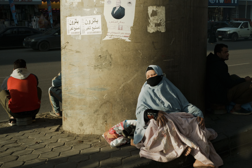 އަތްފައި ބުރިވެފައިވާ ފަލަސްތީނު އެތައް ބަޔަކު މިސްރުގައި ތާށިވެފައި!