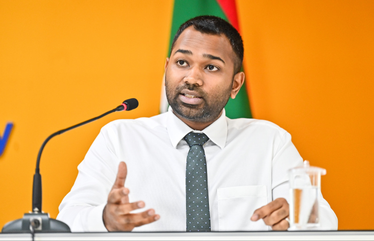 އާ ޒުވާން ޖީލަކަށް އެމްޑީޕީން ފުރުސަތު ދޭންޖެހޭ: މީކާއިލް