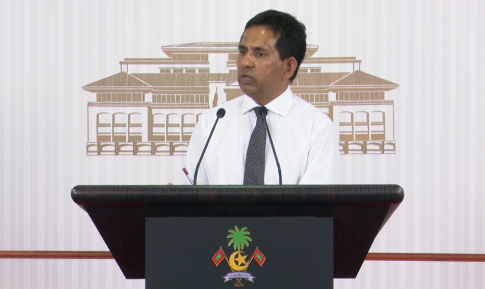 ލަންކާގައި 4200 ކޮންޓެއިނާ ތާށިވެފައި، ގެނައުމުގެ މަސައްކަތ ކުރަނީ: ސައީދް