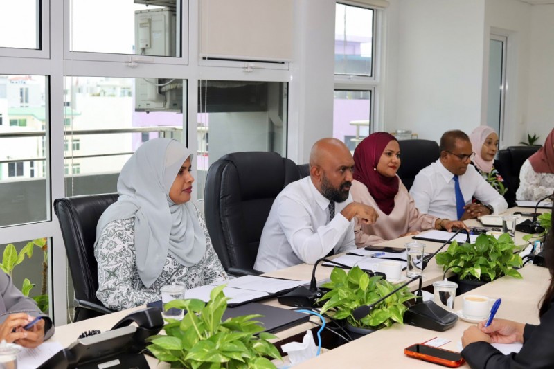 އޭސީސީން އެކަށީގެންވާ މިންވަރާ ގާތަށް ވެސް މަސައްކަތް ނުކުރާ ކަމަށް ބުނެ، އެމްޑީޕީން ބައްދަލުވުމަކަށް އެދިއްޖެ