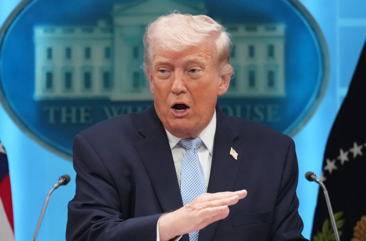 ޓްރަމްޕްގެ އިންޒާރު: މުޅި އިރާން އެއްރެއިން ނައްތާލެވިދާނެ، އެއީ މާދަމާ ރޭ ކަމަށް ވެސް ވެދާނެ